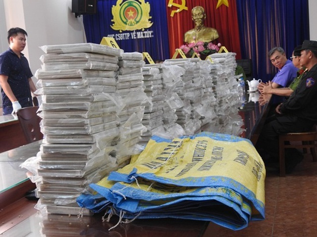 Triệt ph&aacute; đường d&acirc;y ma tu&yacute; khủng tại TPHCM, thu 446 b&aacute;nh heroin - 1