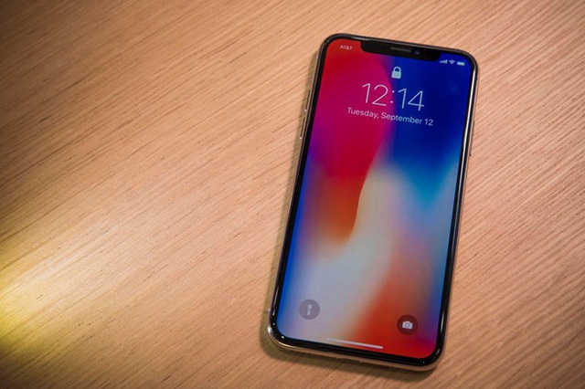 iPhone X kho&aacute; mạng, lỗi Face ID khuynh đảo ph&acirc;n kh&uacute;c 6-7 triệu đồng, c&oacute; n&ecirc;n mua? - 4