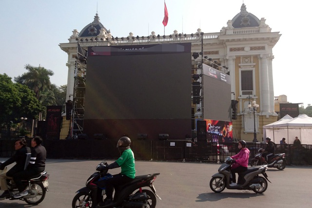 Kh&ocirc;ng kh&iacute; cổ vũ b&oacute;ng đ&aacute; rạo rực khắp H&agrave; Nội - 12