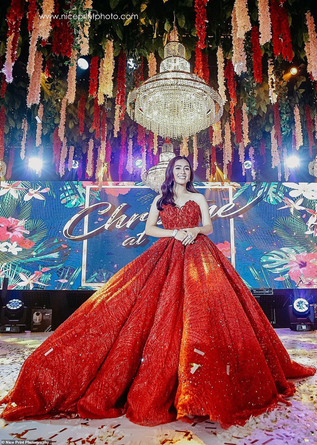 Sinh nhật tuổi 18 của cô gái Philippines được so sánh với phim “Con nhà siêu giàu Châu Á” - 6 Sinh nhật tuổi 18 của cô gái Philippines được so sánh với phim “Con nhà siêu giàu Châu Á” - 6