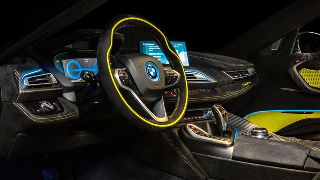Cận cảnh chiếc BMW i8 Roadster m&agrave;u xanh neon độc nhất v&ocirc; nhị - 6