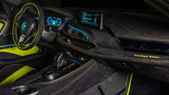 Cận cảnh chiếc BMW i8 Roadster m&agrave;u xanh neon độc nhất v&ocirc; nhị - 12