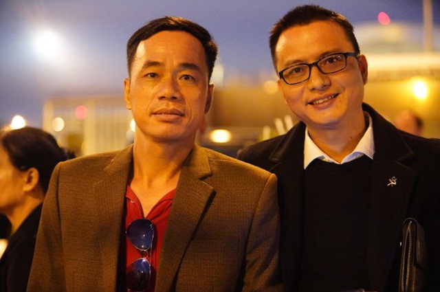 Cha mẹ cầu thủ Tiến Linh từ Bình Dương ra Hà Nội để đón con cùng đồng đội về nước - 1 Cha mẹ cầu thủ Tiến Linh từ Bình Dương ra Hà Nội để đón con cùng đồng đội về nước - 1