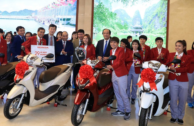 Honda tặng xe máy cho Thế hệ Vàng bóng đá Việt Nam tại SEA Games 30 - 1 Honda tặng xe máy cho Thế hệ Vàng bóng đá Việt Nam tại SEA Games 30 - 1