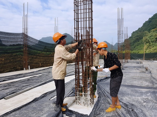 Tháo dỡ công trình xây dựng sai phép trong vùng di sản Tràng An - 3 Tháo dỡ công trình xây dựng sai phép trong vùng di sản Tràng An - 3