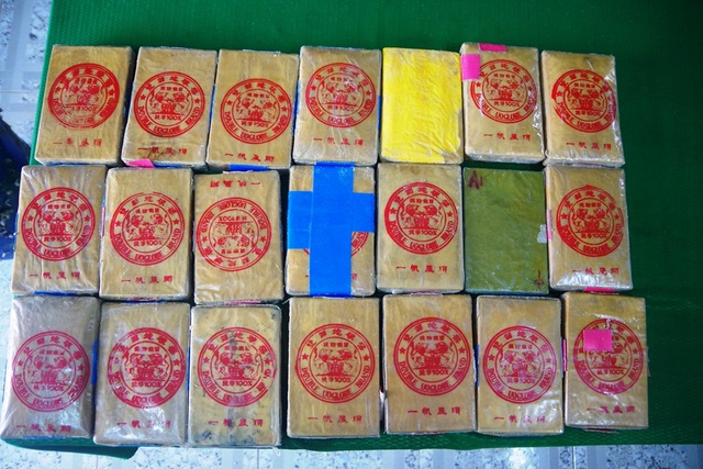 Khởi tố 2 vụ án hình sự vận chuyển trái phép chất ma túy trôi dạt vào bãi biển - 2 Khởi tố 2 vụ án hình sự vận chuyển trái phép chất ma túy trôi dạt vào bãi biển - 2