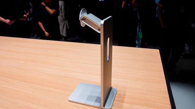 Apple gây tranh cãi vì những phụ kiện “cắt cổ” cho Mac Pro siêu đắt đỏ - 2 Apple gây tranh cãi vì những phụ kiện “cắt cổ” cho Mac Pro siêu đắt đỏ - 2