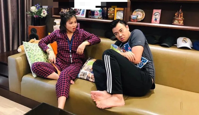 Tuấn Tú cảm thấy choáng ngợp khi dẫn “Hãy chọn giá đúng” với Hoàng Linh - 1 Tuấn Tú cảm thấy choáng ngợp khi dẫn “Hãy chọn giá đúng” với Hoàng Linh - 1