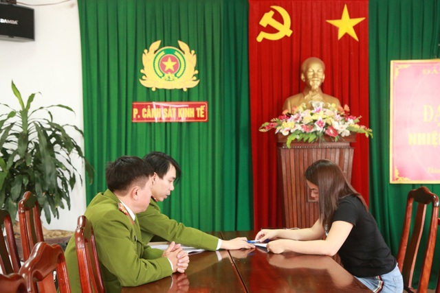Bắt giám đốc, kế toán xuất khống trên 400 hóa đơn giá trị gia tăng - 4 Bắt giám đốc, kế toán xuất khống trên 400 hóa đơn giá trị gia tăng - 4