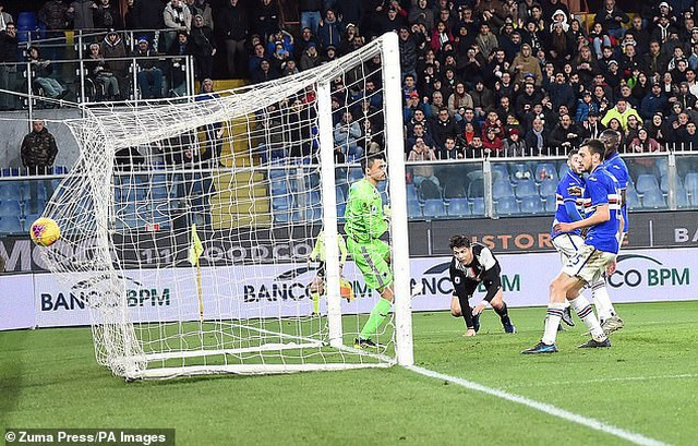 C.Ronaldo gây sốc khi bật cao tới 2,56m ghi bàn vào lưới Sampdoria - 3 C.Ronaldo gây sốc khi bật cao tới 2,56m ghi bàn vào lưới Sampdoria - 3