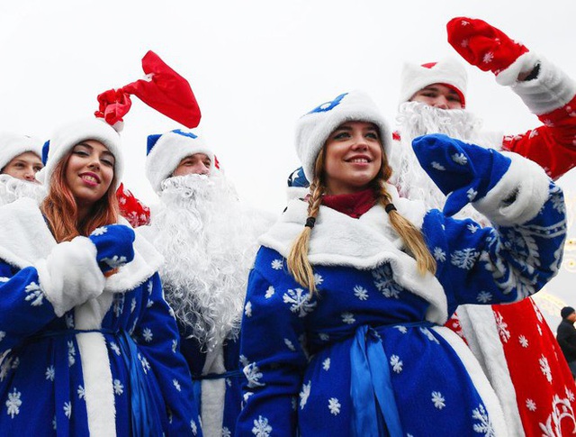 Những bà già Noel nóng bỏng quyến rũ nhất thế giới - 3 Những bà già Noel nóng bỏng quyến rũ nhất thế giới - 3
