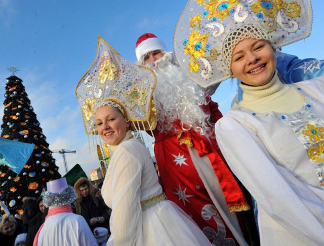 Những bà già Noel nóng bỏng quyến rũ nhất thế giới - 9 Những bà già Noel nóng bỏng quyến rũ nhất thế giới - 9