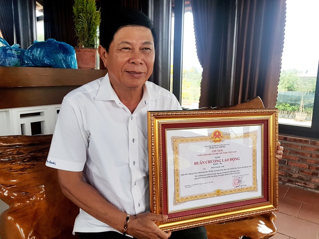 Ông chủ lò gạch dành hàng chục tỉ đồng làm từ thiện Ông chủ lò gạch dành hàng chục tỉ đồng làm từ thiện