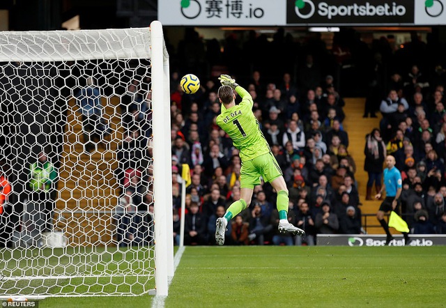 De Gea lại gây sốc với pha bắt hụt bóng khó tin khiến Man Utd bại trận trước Watford - 1