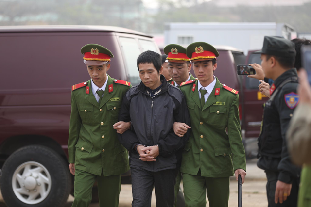 Xử vụ sát hại nữ sinh giao gà: Bị cáo khai bị ép cung - 1 Xử vụ sát hại nữ sinh giao gà: Bị cáo khai bị ép cung - 1