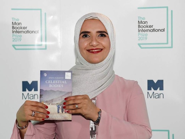 Lần đầu tiên nhà văn người Arab giành giải văn học Man Booker quốc tế 2019 - Ảnh 1.