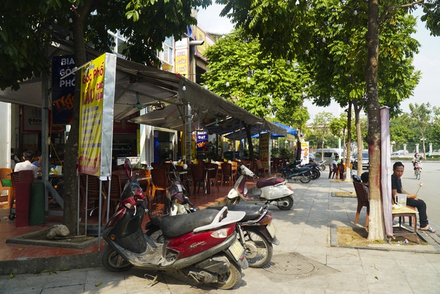 Hà Nội: Quán nhậu đìu hiu vắng khách, thất thu sau Nghị định 100 - 11 Hà Nội: Quán nhậu đìu hiu vắng khách, thất thu sau Nghị định 100 - 11