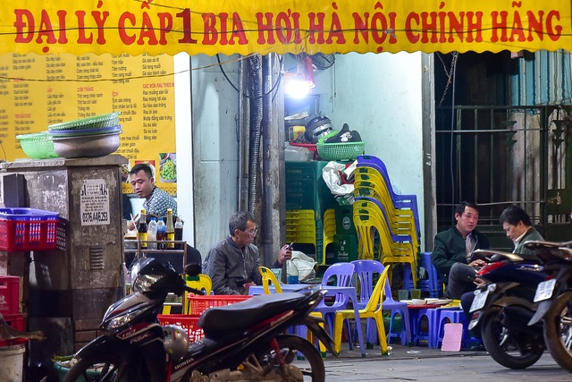 Hà Nội: Quán nhậu đìu hiu vắng khách, thất thu sau Nghị định 100 - 13 Hà Nội: Quán nhậu đìu hiu vắng khách, thất thu sau Nghị định 100 - 13