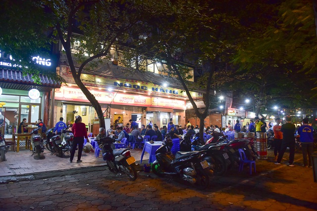 Hà Nội: Quán nhậu đìu hiu vắng khách, thất thu sau Nghị định 100 - 20 Hà Nội: Quán nhậu đìu hiu vắng khách, thất thu sau Nghị định 100 - 20