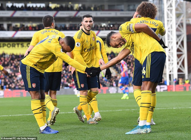 Aubameyang bị đuổi, Arsenal chật vật kiếm trận hòa trước Crystal Palace - 2 Aubameyang bị đuổi, Arsenal chật vật kiếm trận hòa trước Crystal Palace - 2