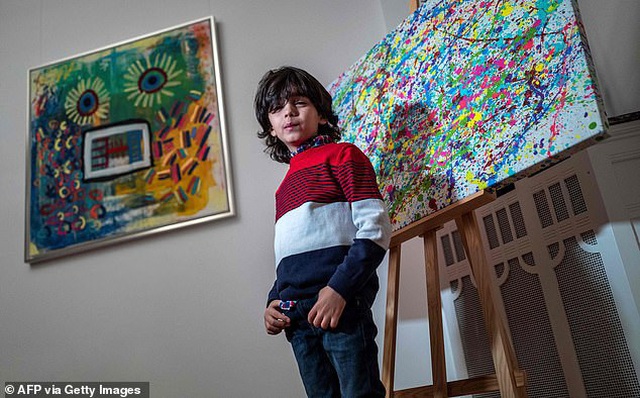 Thần đồng hội họa 7 tuổi bán tranh giá hàng trăm triệu đồng - 4