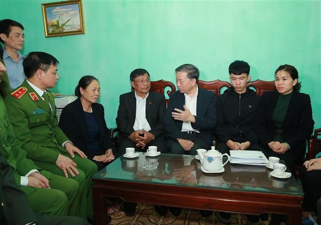 Dong-Tam6.jpg Bộ trưởng Tô Lâm thăm gia đình 3 chiến sỹ hi sinh trong vụ việc ở Đồng Tâm