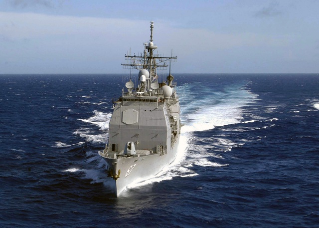 Mỹ điều tàu chiến qua eo biển Đài Loan giữa lúc căng thẳng - 1