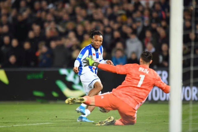 Văn Hậu dự bị trong ngày Heerenveen bại trận trước Feyenoord - 1 Văn Hậu dự bị trong ngày Heerenveen bại trận trước Feyenoord - 1