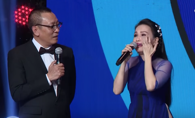Cẩm Ly nước mắt rơi l&atilde; ch&atilde; khi từng phải đ&oacute;n giao thừa... ngo&agrave;i đường - 2