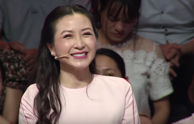 Cẩm Ly nước mắt rơi l&atilde; ch&atilde; khi từng phải đ&oacute;n giao thừa... ngo&agrave;i đường - 3