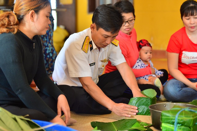 Bánh chưng gói lá bàng vuông: Đặc sản của Trường Sa - 7 Bánh chưng gói lá bàng vuông: Đặc sản của Trường Sa - 7