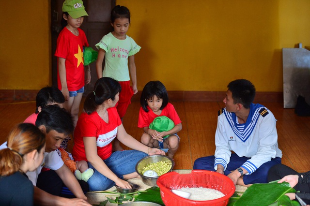 Bánh chưng gói lá bàng vuông: Đặc sản của Trường Sa - 5 Bánh chưng gói lá bàng vuông: Đặc sản của Trường Sa - 5