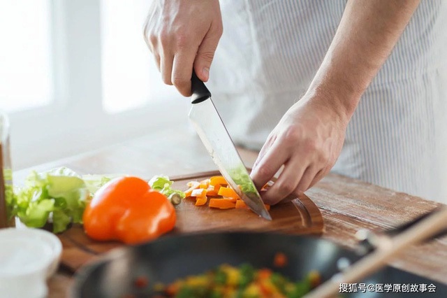 3 loại thức ăn thừa cần vứt bỏ, ngay cả bỏ tủ lạnh hay hâm nóng cũng vẫn gây bệnh - 2 3 loại thức ăn thừa cần vứt bỏ, ngay cả bỏ tủ lạnh hay hâm nóng cũng vẫn gây bệnh - 2