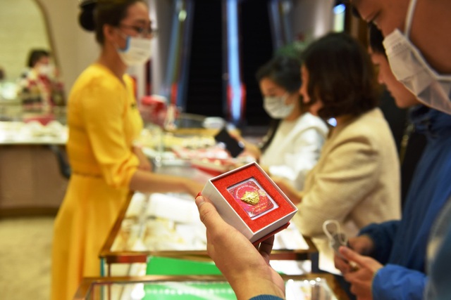 Đến DOJI Tower mua vàng Thần tài: Tặng khẩu trang Nhật Bản 3D cao cấp - 1