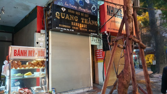 Kỳ lạ: Chủ tiệm vàng đóng cửa ngủ kỹ ngày vía Thần Tài - 3 Kỳ lạ: Chủ tiệm vàng đóng cửa ngủ kỹ ngày vía Thần Tài - 3