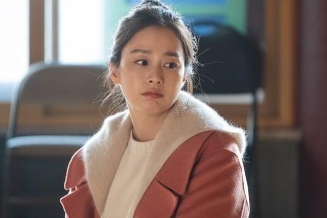 Vẻ đẹp vượt thời gian của mỹ nh&acirc;n hai con Kim Tae Hee - 2