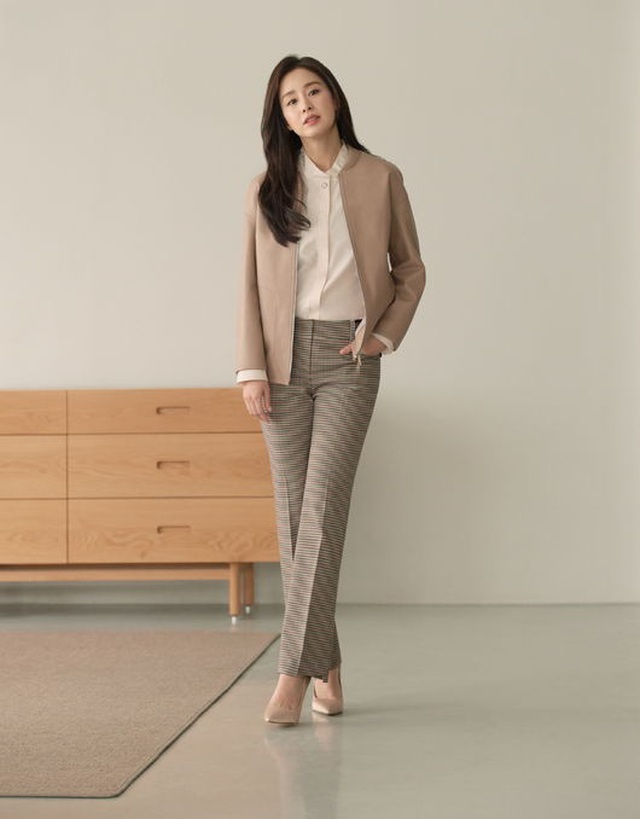 Vẻ đẹp vượt thời gian của mỹ nh&acirc;n hai con Kim Tae Hee - 10