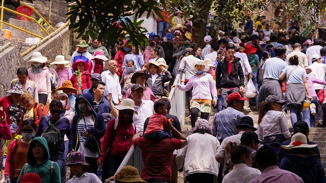Đến thăm n&uacute;i B&agrave; Đen ng&agrave;y đầu năm - 1