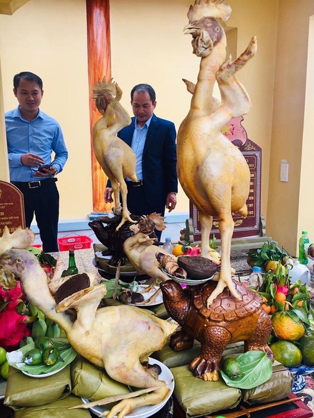 Những mâm cỗ gà chầu vô cùng độc đáo ngày Rằm tháng Giêng - 8 Những mâm cỗ gà chầu vô cùng độc đáo ngày Rằm tháng Giêng - 8