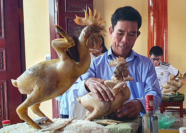 Những mâm cỗ gà chầu vô cùng độc đáo ngày Rằm tháng Giêng - 12 Những mâm cỗ gà chầu vô cùng độc đáo ngày Rằm tháng Giêng - 12