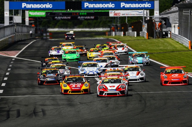 Porsche Carrera Cup Asia l&agrave; giải đua phụ thứ 2 của chặng đua F1 H&agrave; Nội - 2