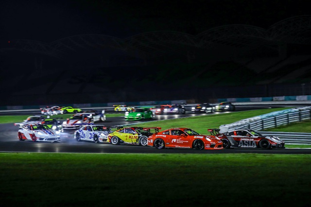 Porsche Carrera Cup Asia l&agrave; giải đua phụ thứ 2 của chặng đua F1 H&agrave; Nội - 3