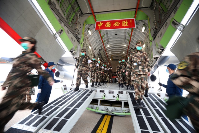 Trung Quốc điều 11 máy bay quân sự chở hàng nghìn quân y “giải cứu” Vũ Hán - 3