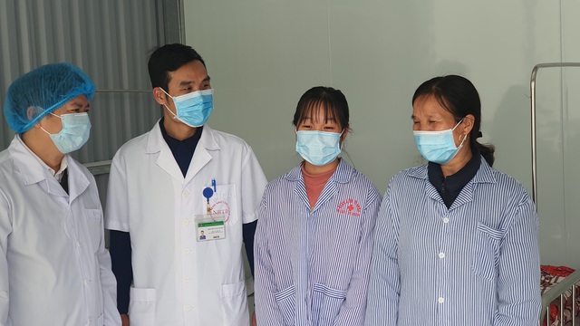 Hai mẹ con nhiễm Covid - 19 ở Vĩnh Phúc khỏi bệnh, xuất viện về nhà - 1