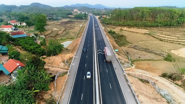 Phương tiện giảm mạnh trên tuyến đường thông thương Việt Nam - Trung Quốc - 2