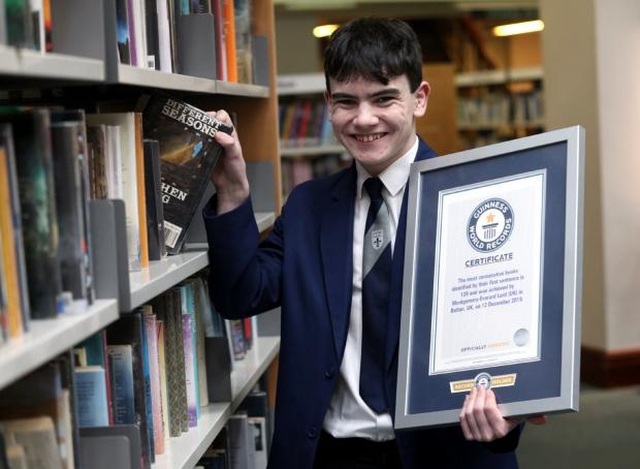 Nam sinh Anh lập kỷ lục Guinness vì nhận ra 129 cuốn sách nhờ câu đầu tiên - 1