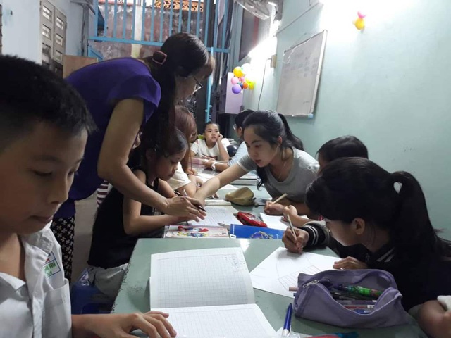 37 năm cưu mang, dạy miễn phí cho các em lang thang cơ nhỡ - 2 37 năm cưu mang, dạy miễn phí cho các em lang thang cơ nhỡ - 2