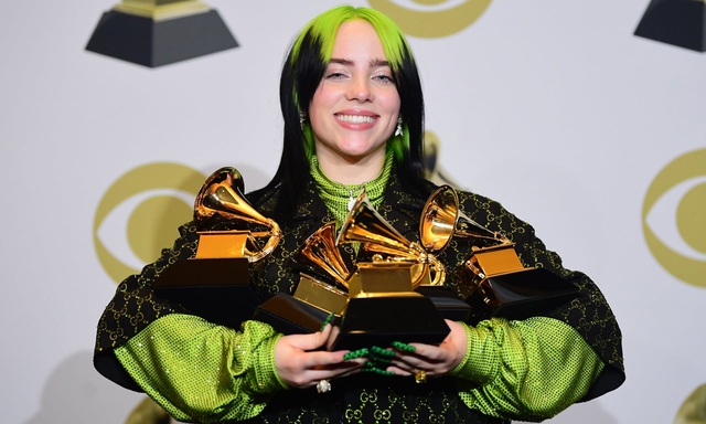 Billie Eilish: Ngôi sao ca nhạc đình đám “hát thì thầm, mặc thùng thình” - 2 Billie Eilish: Ngôi sao ca nhạc đình đám “hát thì thầm, mặc thùng thình” - 2