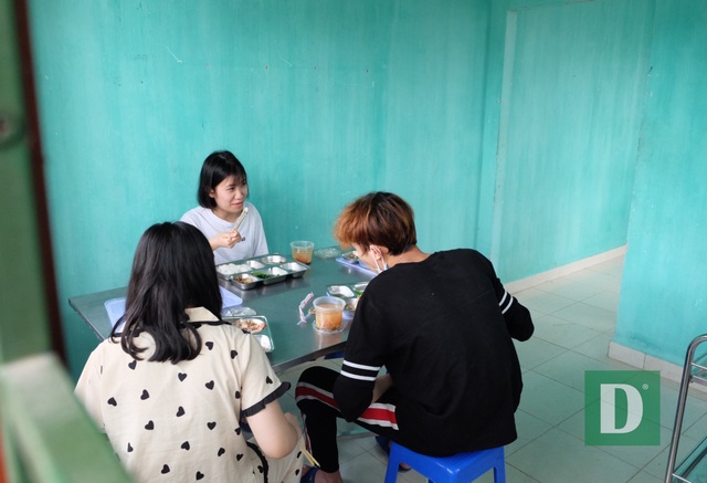 Cận cảnh khu cách ly dành cho công dân từ vùng dịch về Đà Nẵng - 12 Cận cảnh khu cách ly dành cho công dân từ vùng dịch về Đà Nẵng - 12
