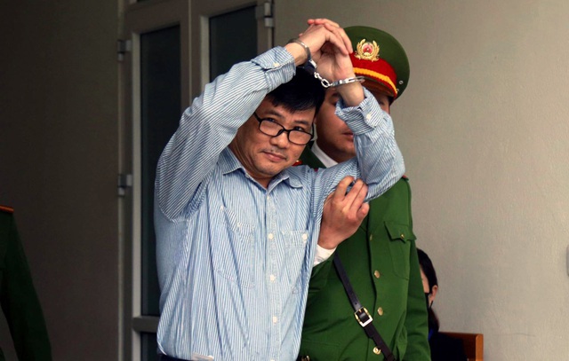 Bất ngờ hoãn xử cựu nhà báo Trương Duy Nhất - 1